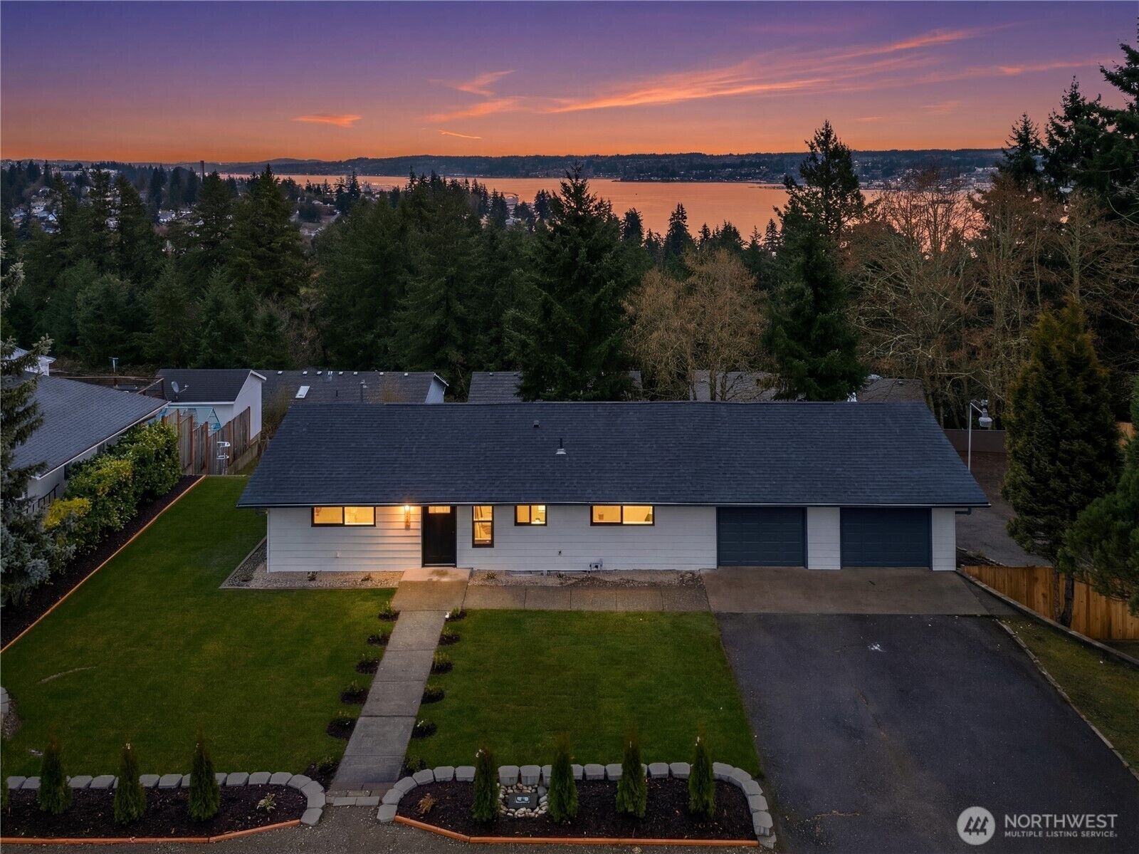 Property Photo:  1270  Lansing Avenue  WA 98312 