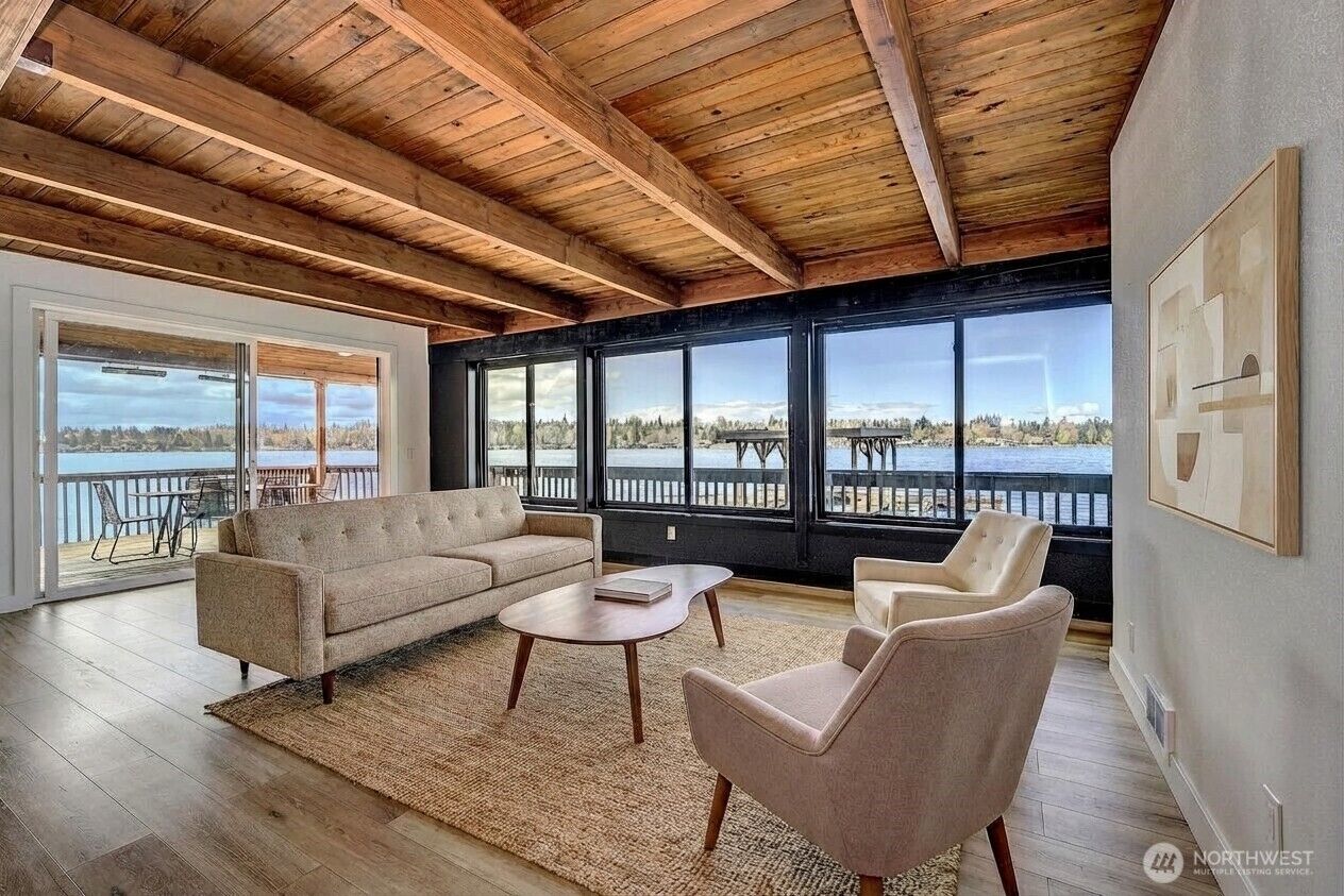 Property Photo:  108 E Lake Stevens Road  WA 98258 