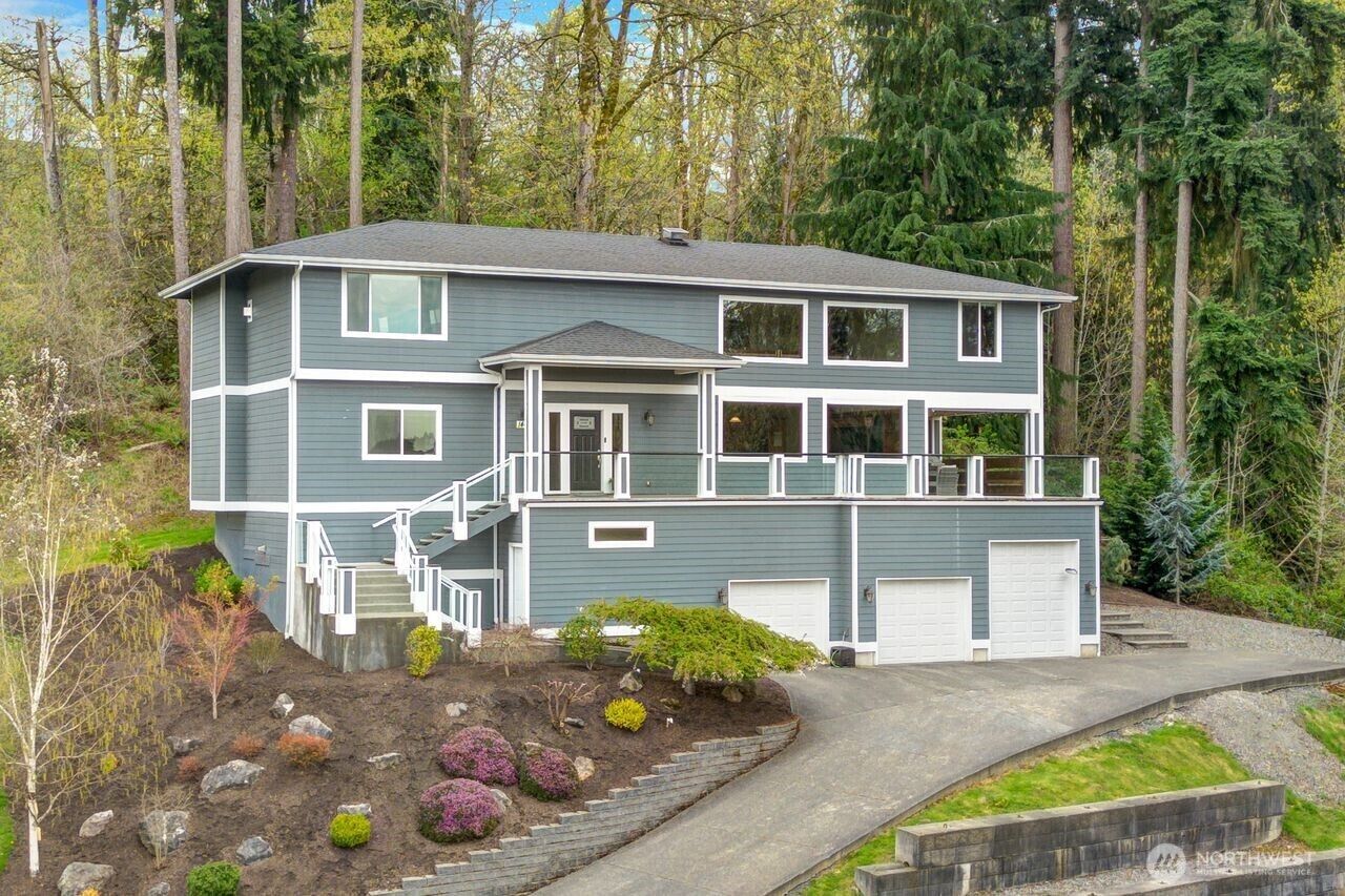 Property Photo:  1401  32nd Street Pl SE  WA 98372 