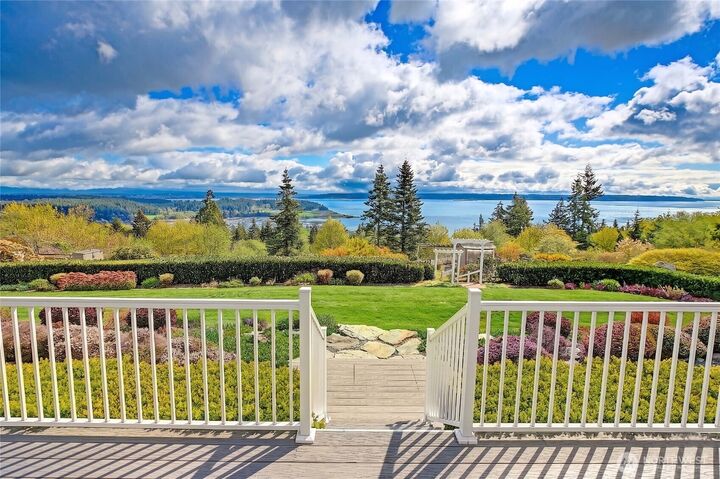 Property Photo:  505  Green Island Way  WA 98282 