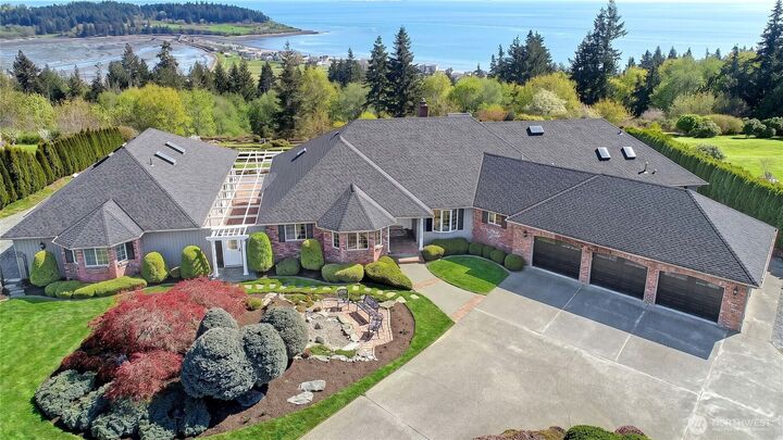 Property Photo:  505  Green Island Way  WA 98282 