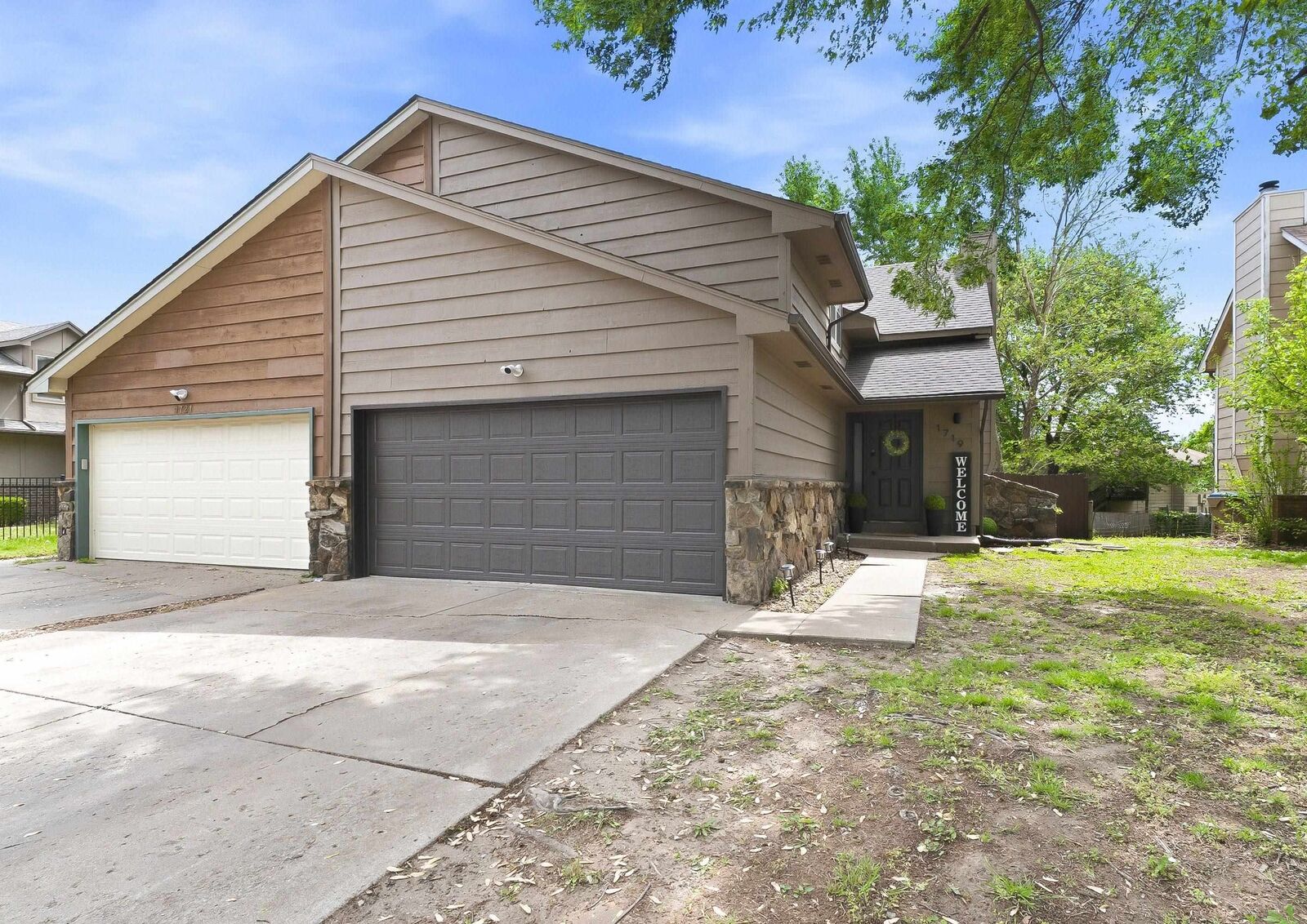 Property Photo:  1719 E Pinion  KS 67037 