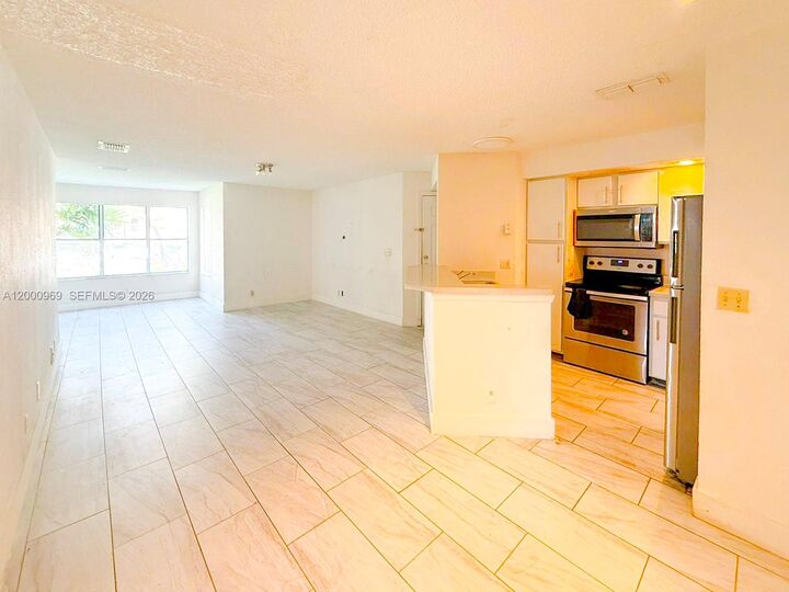 Property Photo:  3440 N Pinewalk Dr N 518  FL 33063 