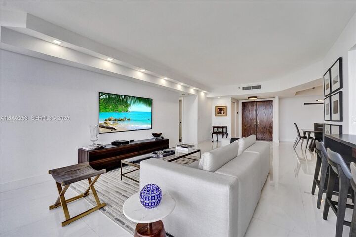 Property Photo:  20281 E Country Club Dr 1503  FL 33180 