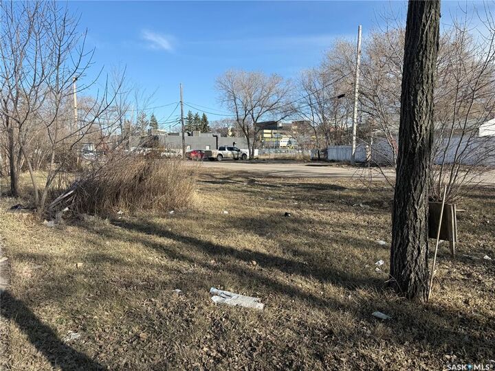 Property Photo:  1459 Edward Street  SK S4T 4M9 