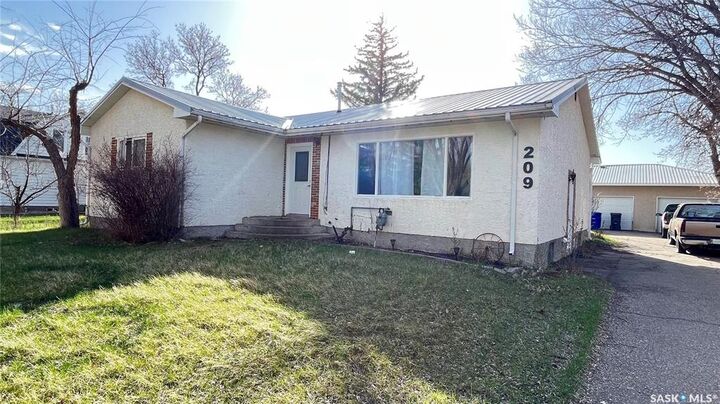 Property Photo:  209 Hood Street  SK S0N 1N0 