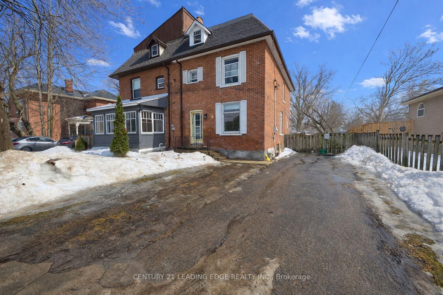 Property Photo:  15 George Street N  ON K0L 2W0 