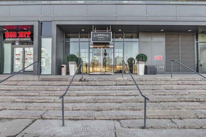 Property Photo: 169 Fort York Boulevard 913 ON M5V 0C8