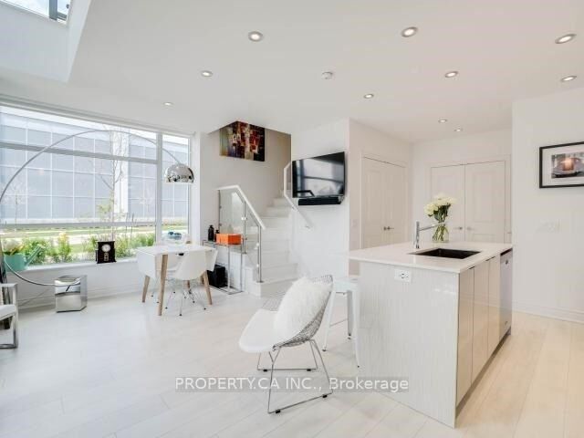 Property Photo:  80 Marine Parade Drive Wl08  ON M8V 0A3 