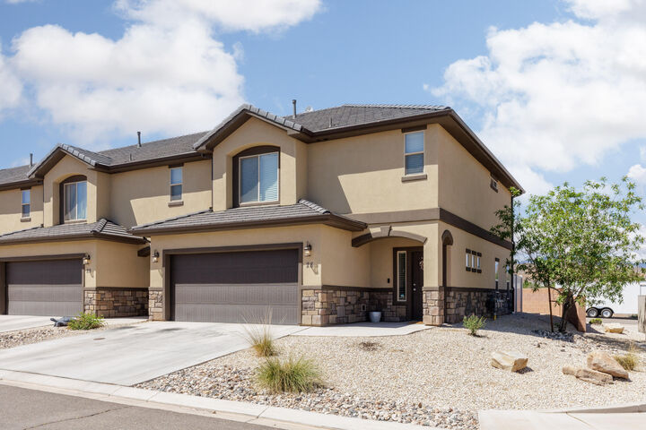 Property Photo:  1001 W Curly Hollow Dr 28  UT 84770 