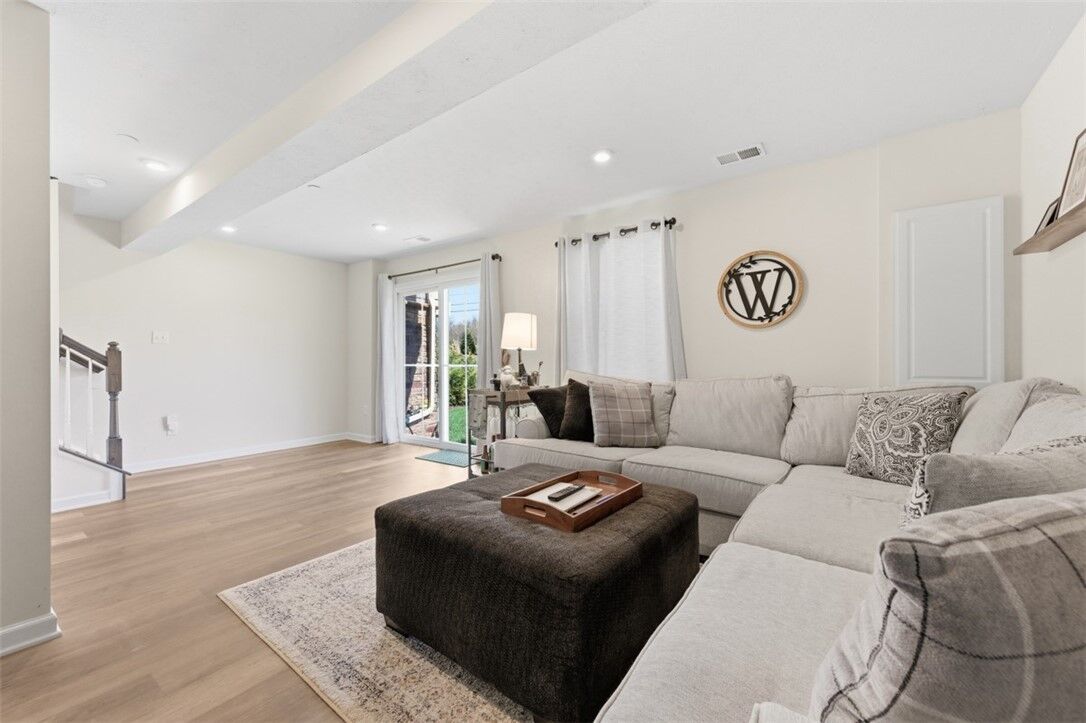 Property Photo:  7402 Chestnut Way  PA 15044 