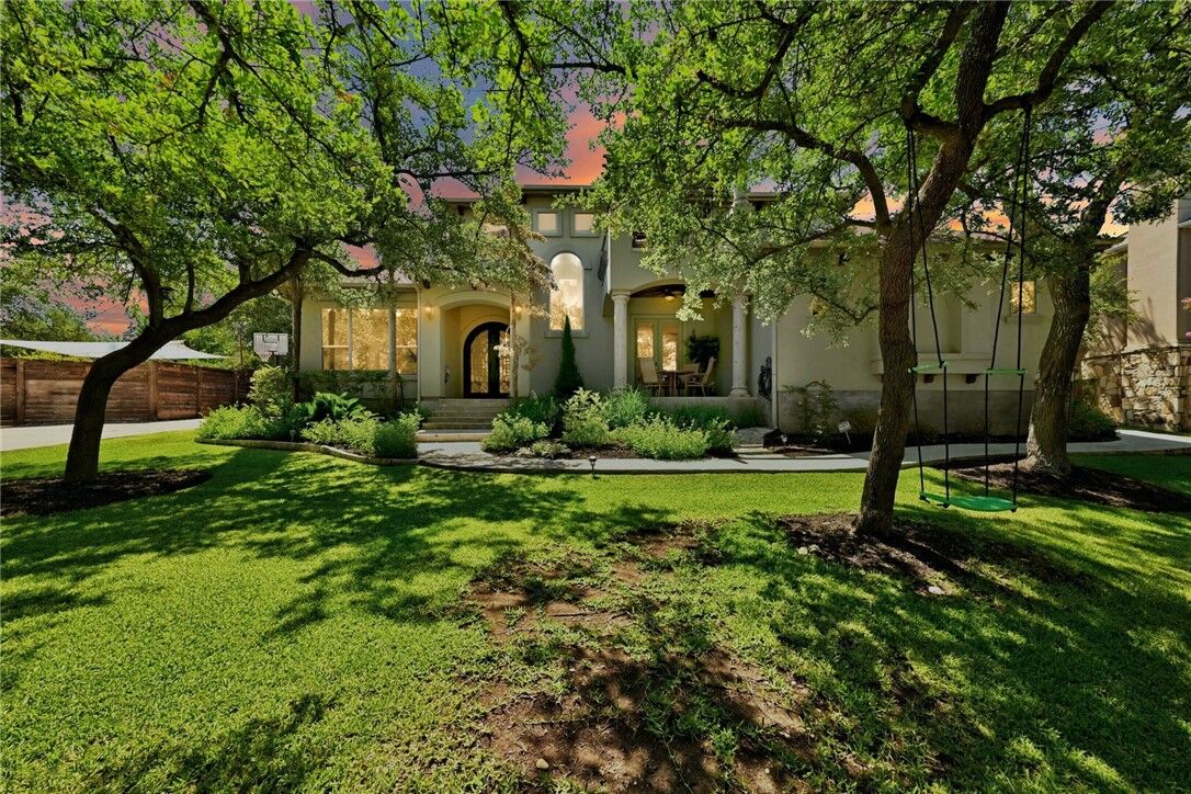 Property Photo:  1005 Ottawa Drive  TX 78733 