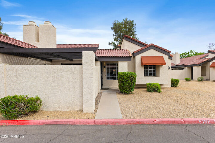Property Photo:  2118 E Center Lane 1  AZ 85281 