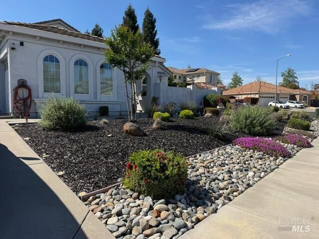 Property Photo:  806 Dry Creek Court  CA 95688 