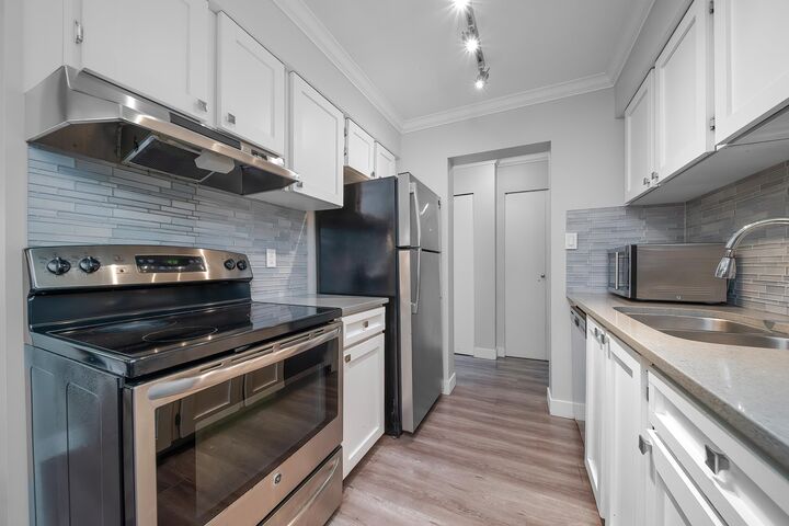 Property Photo: 6655 Lynas Lane 114 BC V7C 3K8