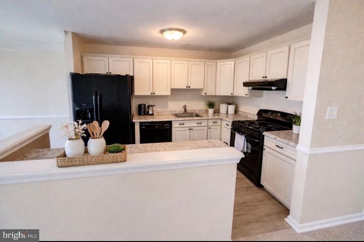 Property Photo:  4 Fawn Court  NJ 08048 