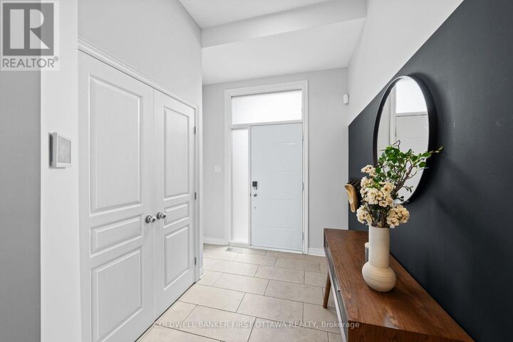 Property Photo:  206 Ancaster Avenue  ON K2B 5B3 
