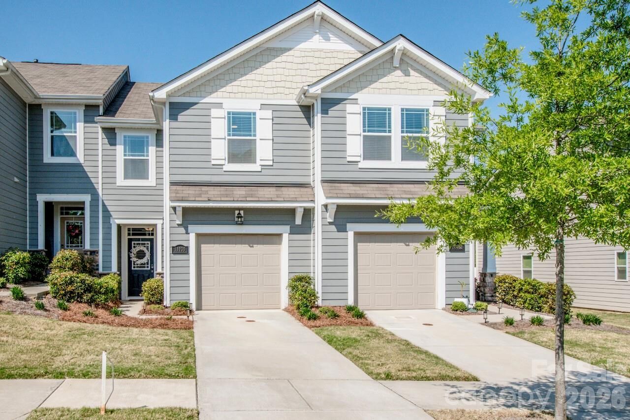 Property Photo:  18036 Pear Hawthorne Drive  NC 28078 