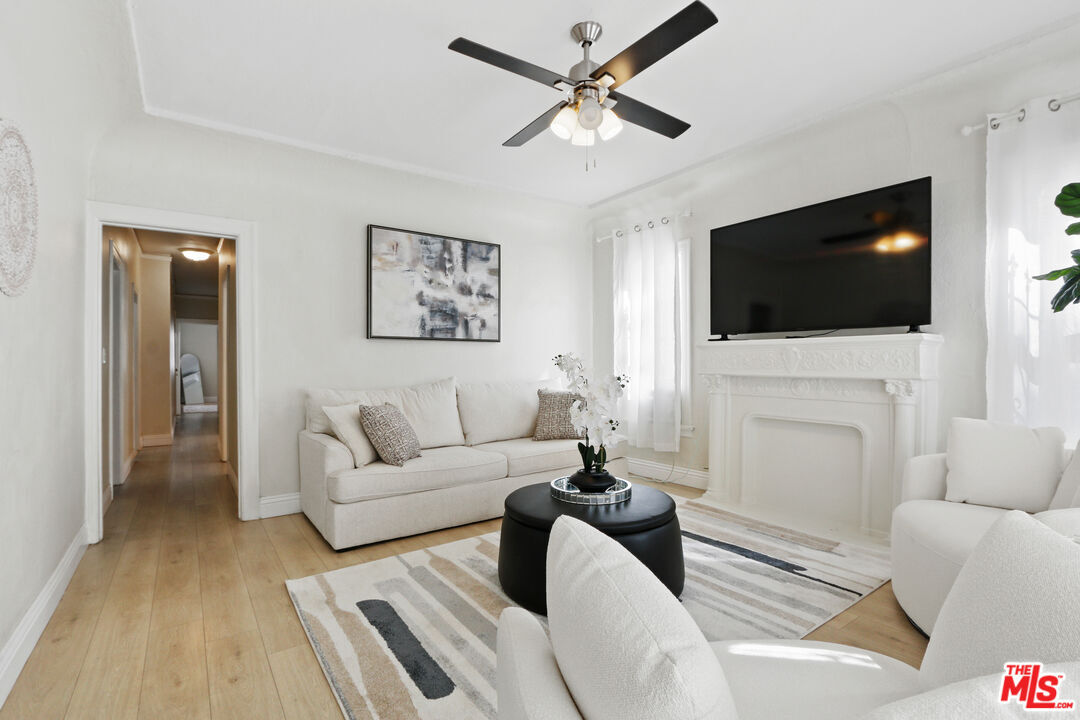 Property Photo:  442 N Orange Grove Ave  CA 90036 