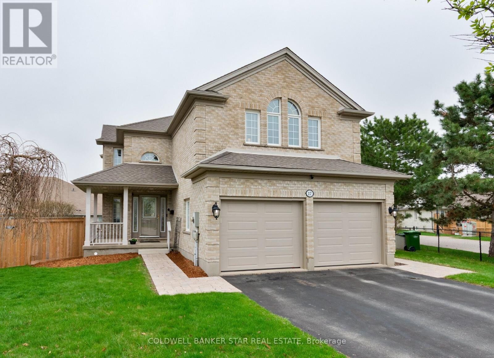 Property Photo:  17 Windemere Place  ON N5R 6H3 
