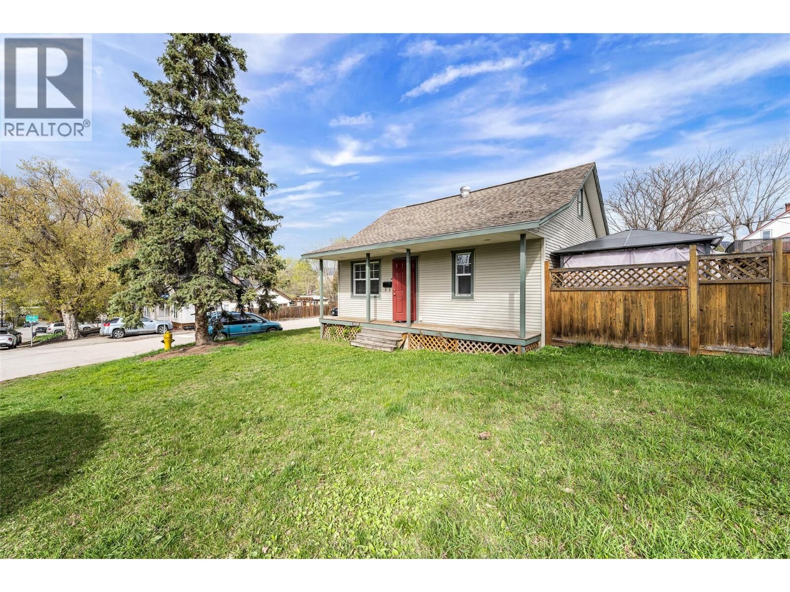 Property Photo:  1915 33 Street  BC V1T 5R5 
