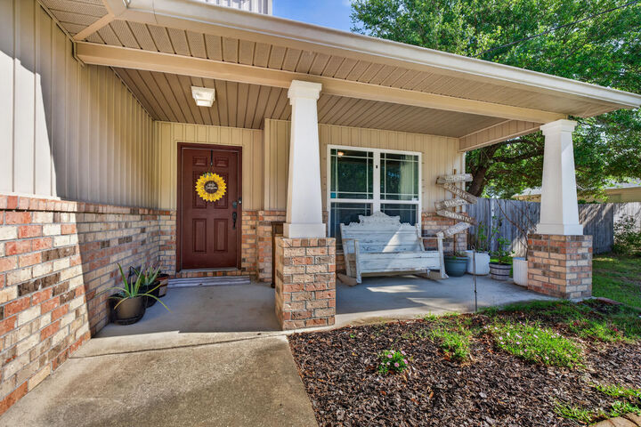 Property Photo: 8418 Sevilla Street FL 32566