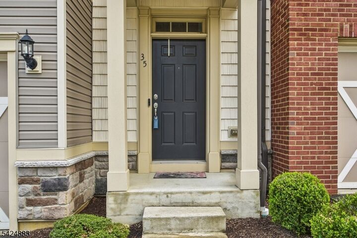 Property Photo:  35 Albert Ct  NJ 07869 