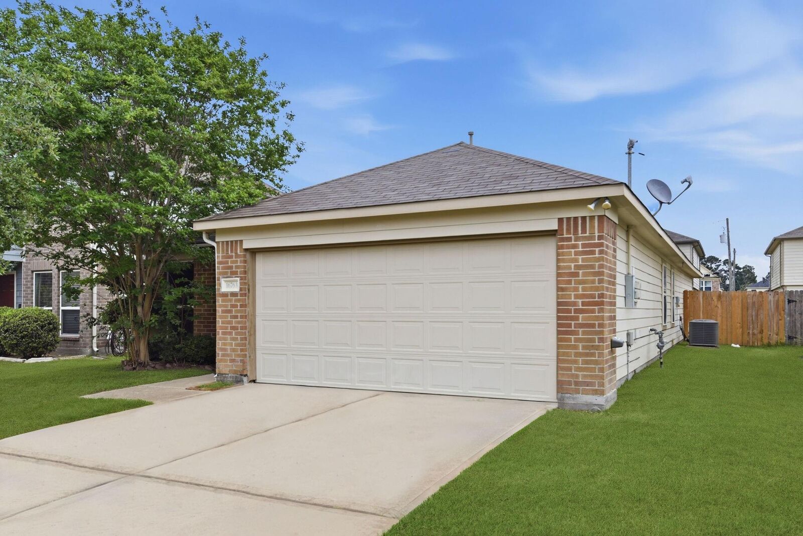 Property Photo:  16763 N Blue Jay Drive N  TX 77385 