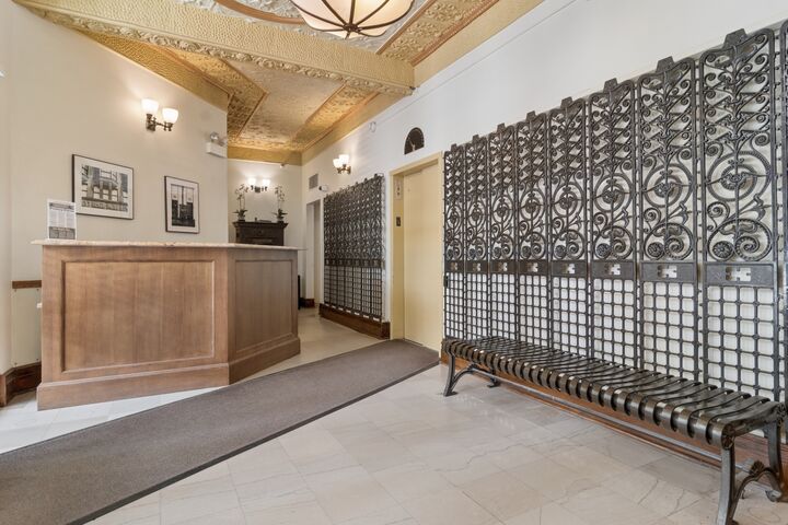 Property Photo:  431 S Dearborn Street 1004  IL 60605 