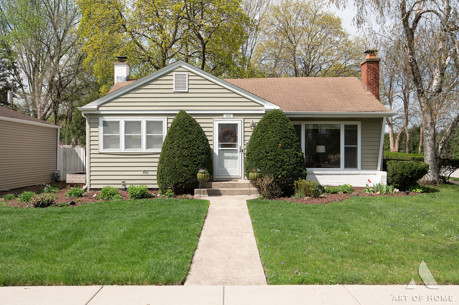 Property Photo:  348 N Schiller Street  IL 60067 