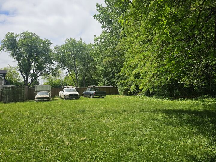 Property Photo:  