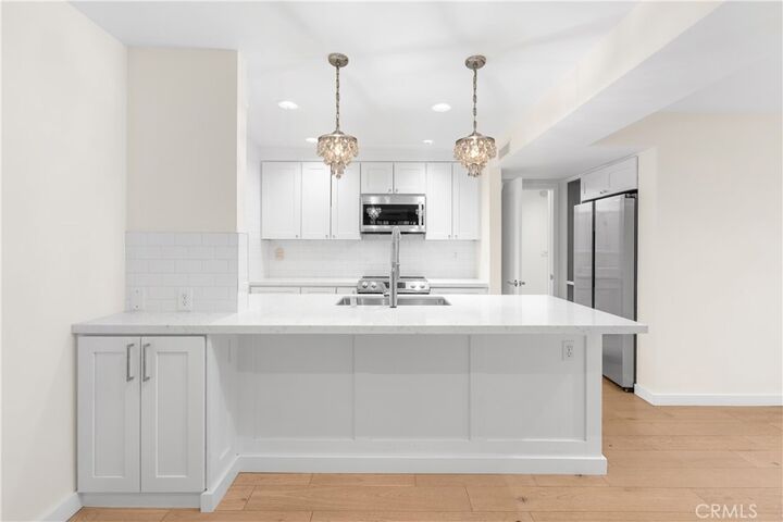 Property Photo:  5257 Radford Ave 101  CA 91607 