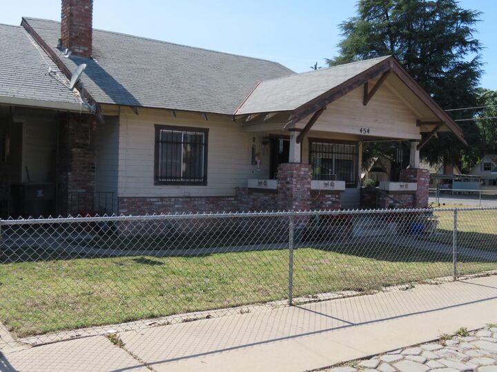 Property Photo: 454 N 3rd Avenue CA 95361