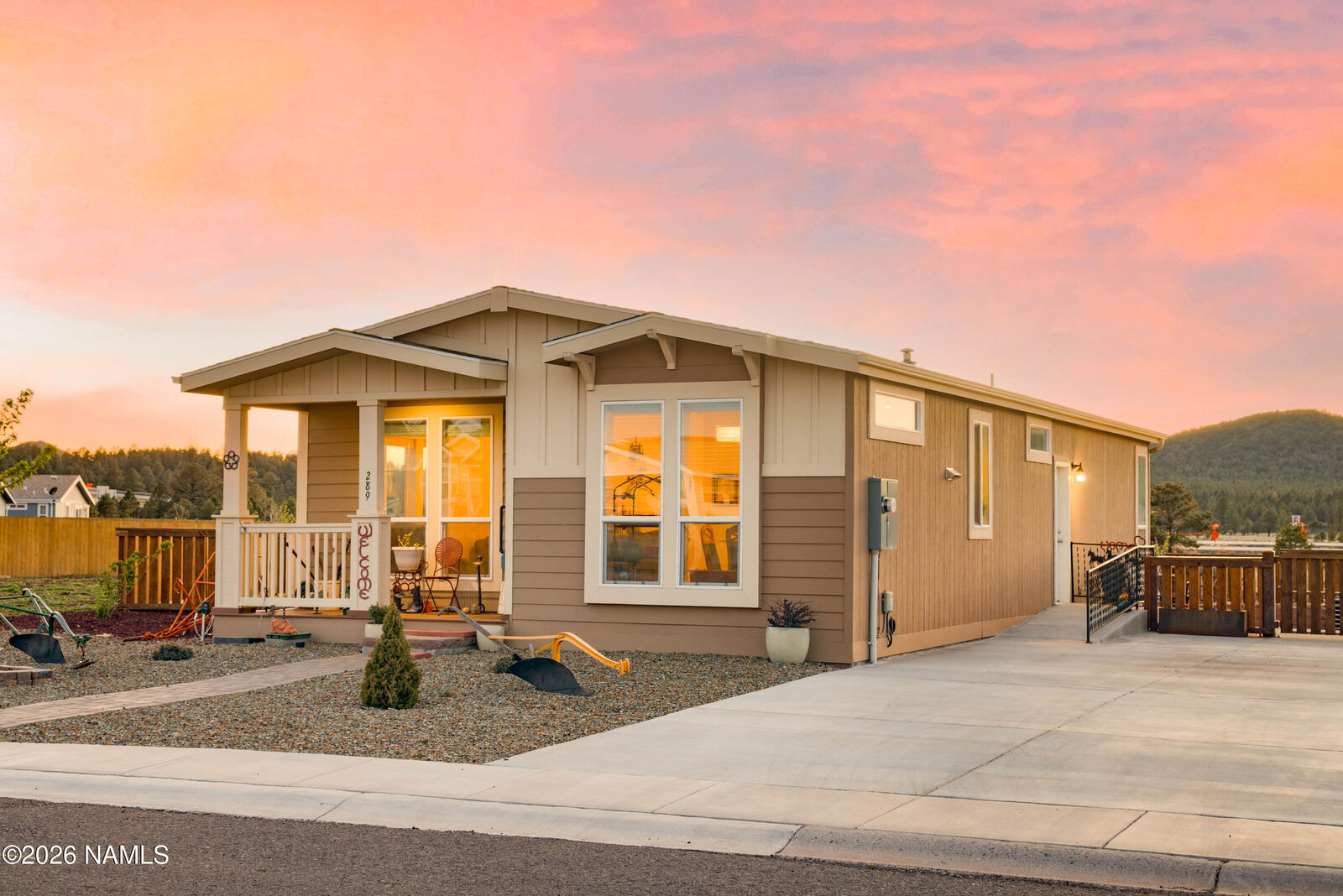 Property Photo:  289 N Morse Avenue  AZ 86046 