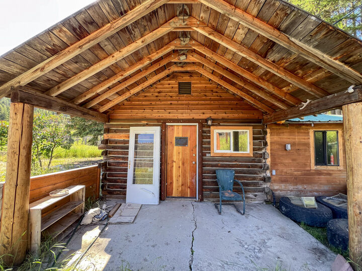 Property Photo:  331 Bonaparte Lake Rd  WA 98855 