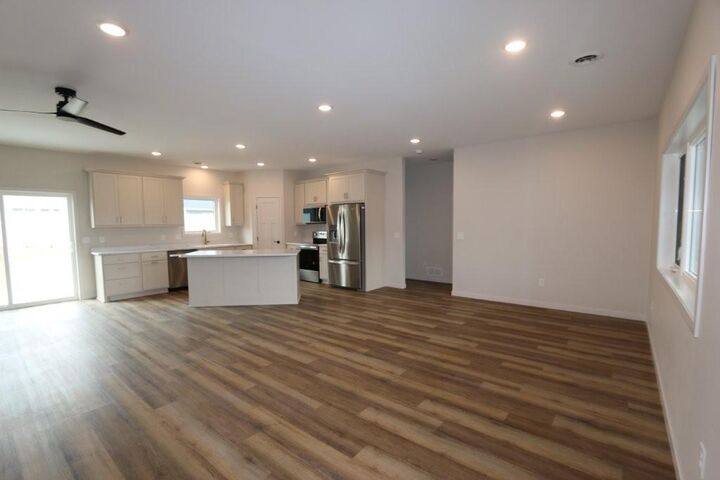 Property Photo:  1005 8th Avenue NE  MN 56573 