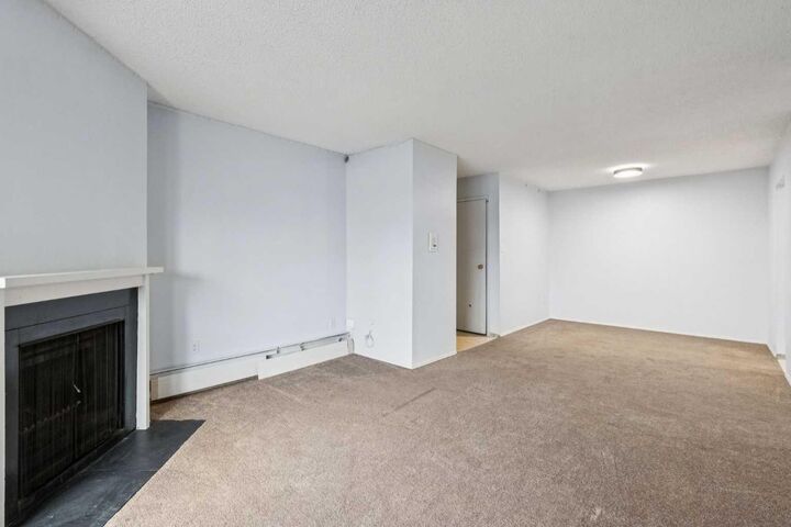 Property Photo: 315 Southampton Drive SW 6310 AB T2W 2T6