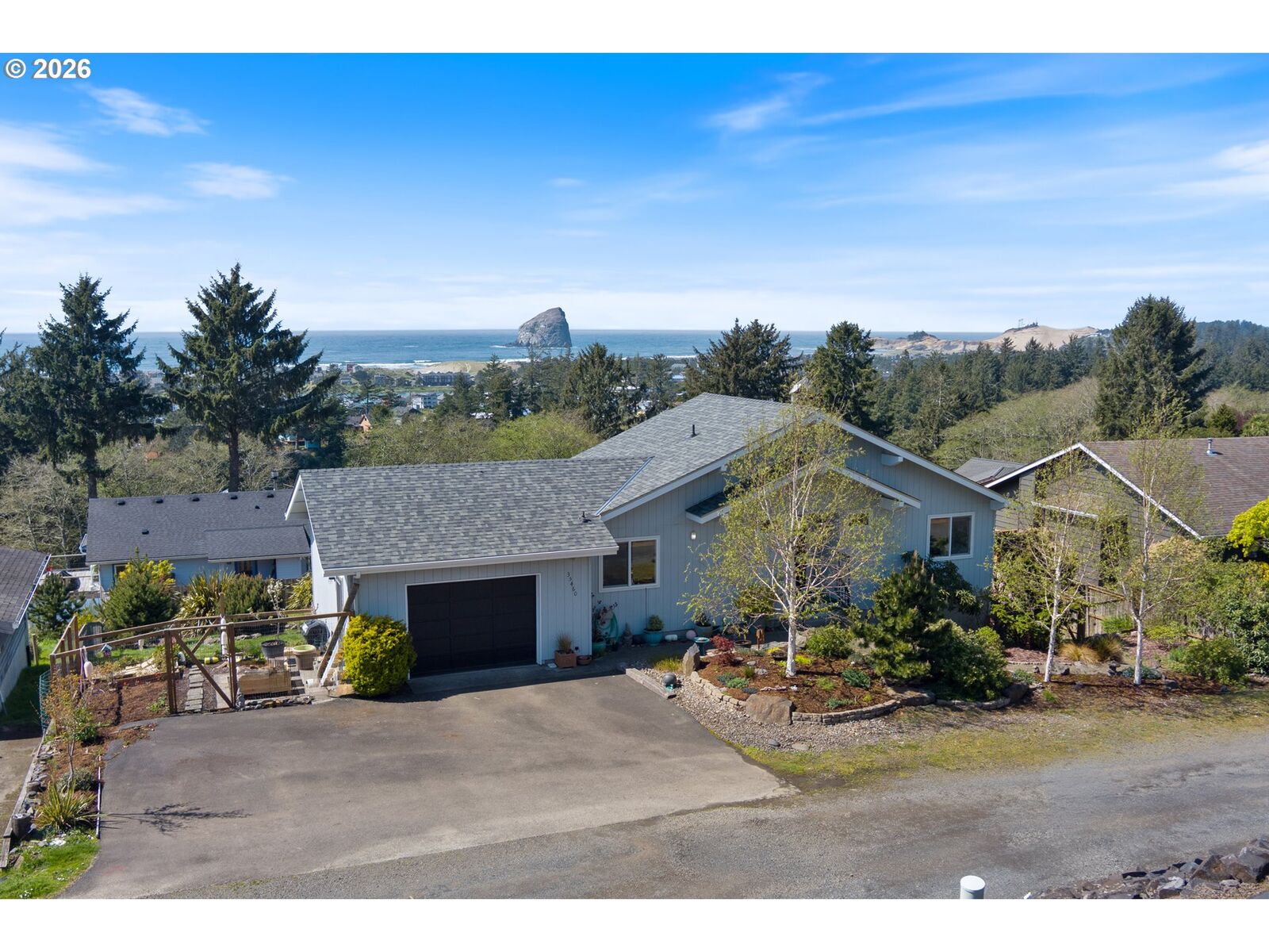 Property Photo:  35460 Lower Loop Rd  OR 97135 