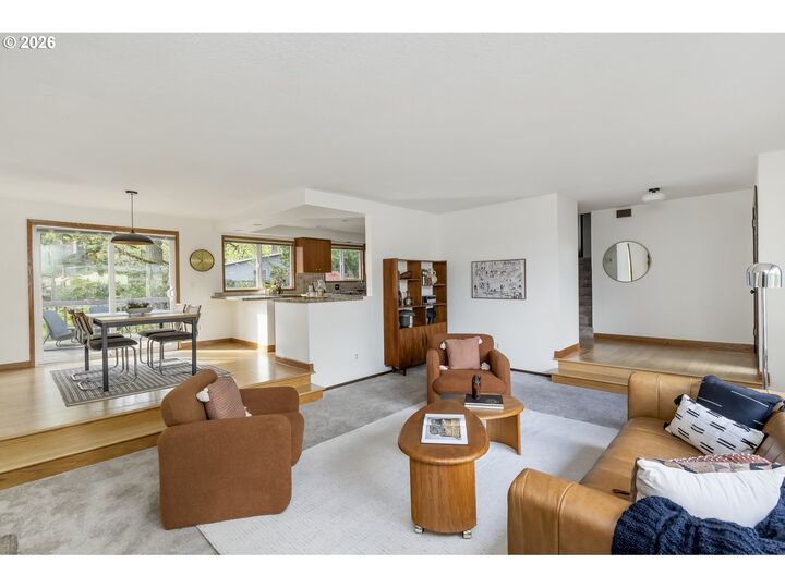 Property Photo:  6703 Partridge Cir  OR 97027 