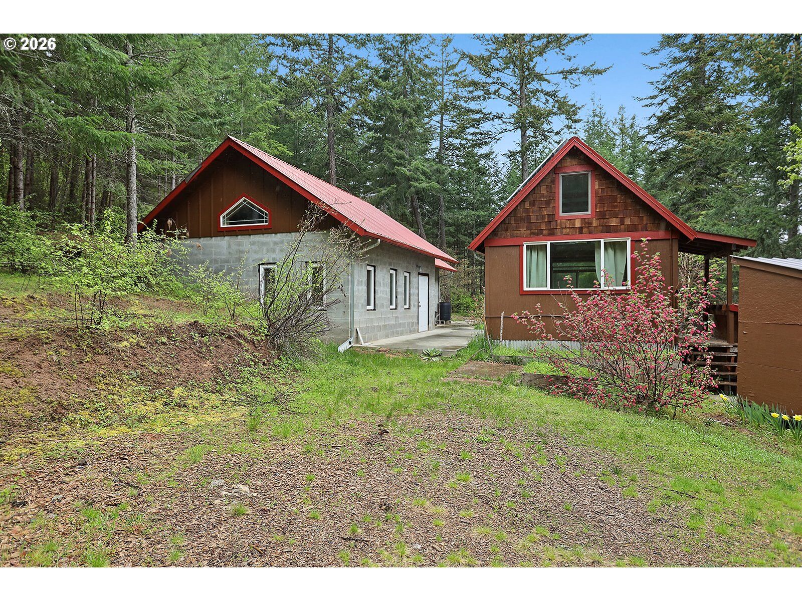 Property Photo:  565 Canyon Rd  WA 98635 