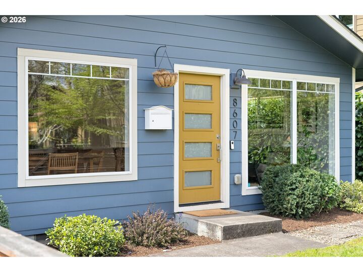Property Photo:  8607 N Wayland Ave  OR 97203 