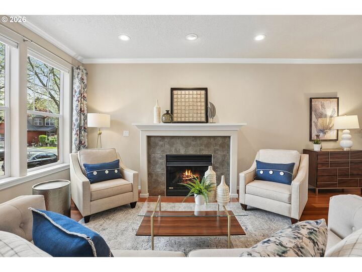 Property Photo:  773 NE 70th Ave  OR 97124 