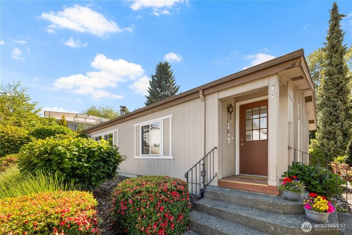 Property Photo: 17308 Woodcrest Drive NE WA 98011