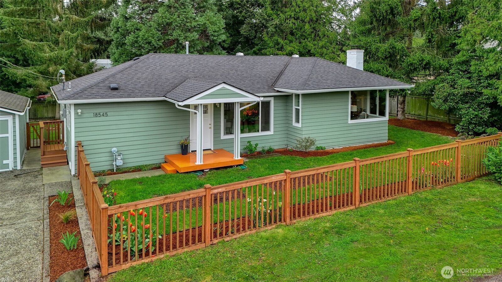 Property Photo:  18545  Fremont Avenue N  WA 98133 