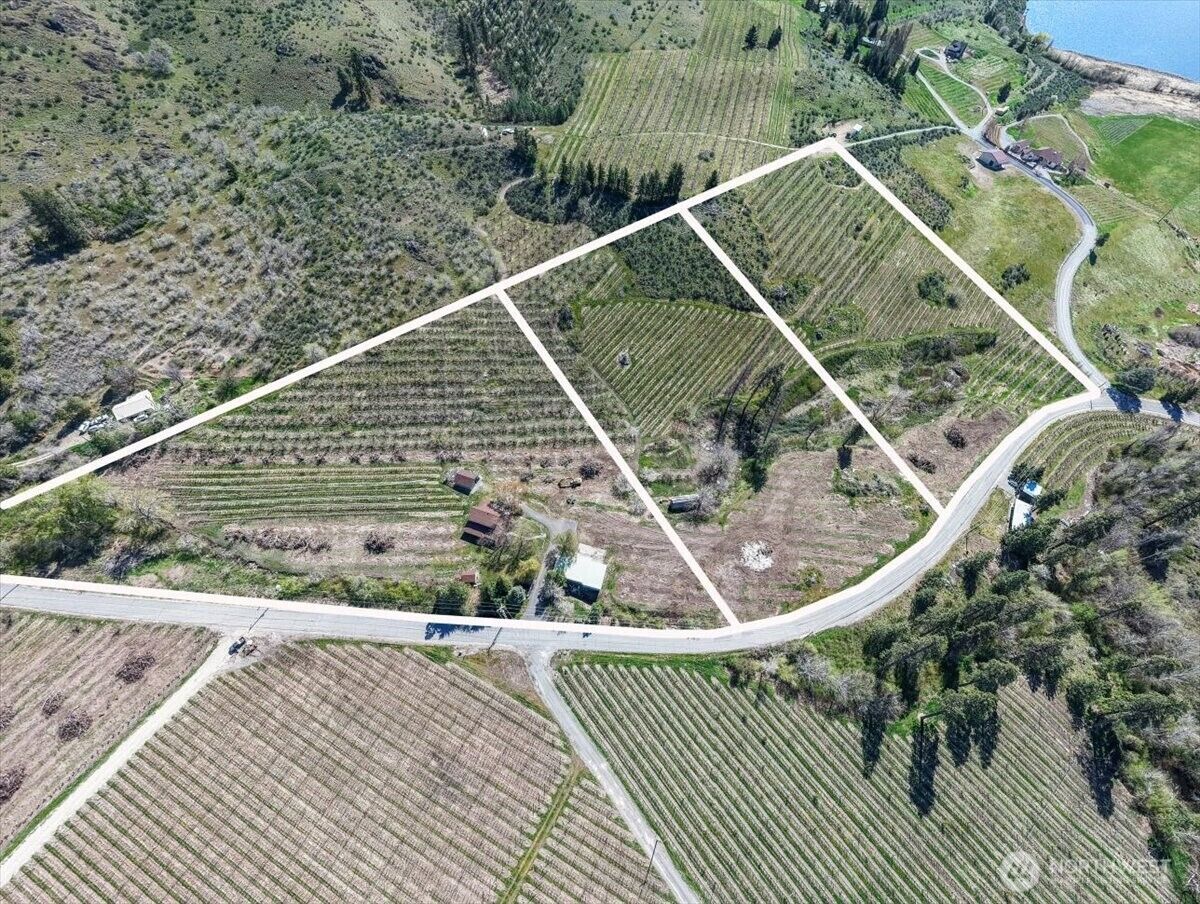 Property Photo:  1  Borealis Lane  WA 98831 