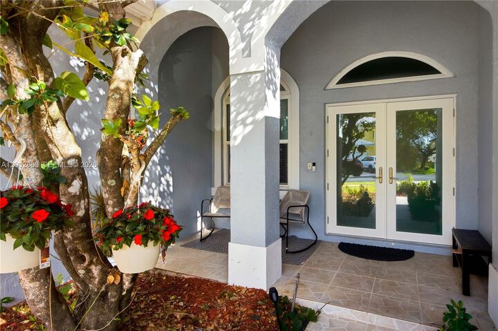 Property Photo:  2615 SE 5th Ct 2615  FL 33033 