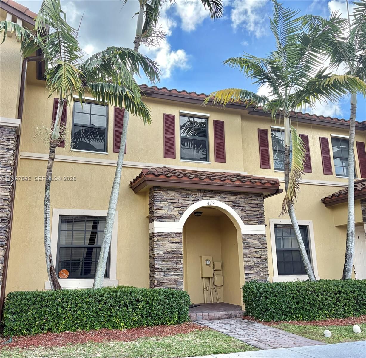 Property Photo:  419 SE 32nd Ter  FL 33033 