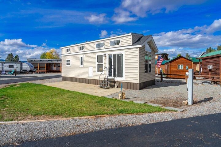 Property Photo:  16 Songbird Ln  WA 99180 