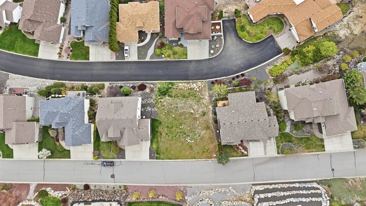 Property Photo: 8703 E Blue Fox Ln WA 99212