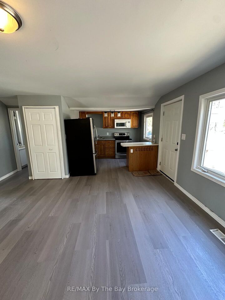 Property Photo: 86 30th Street N ON L9Z 2C8